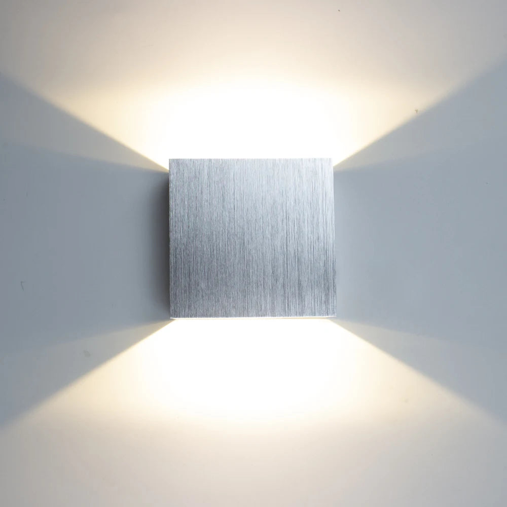 Bulva Wall Light