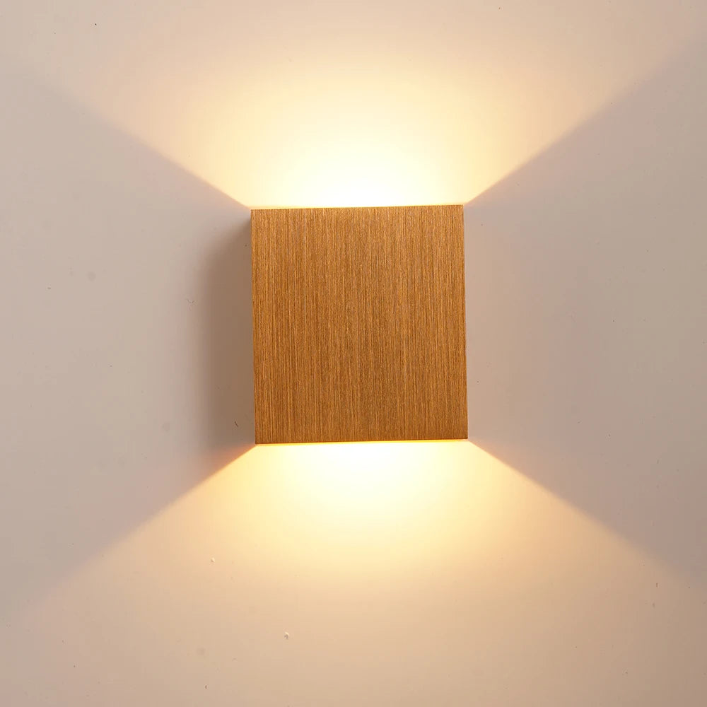 Bulva Wall Light