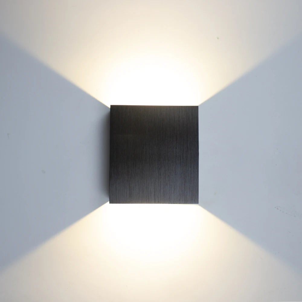 Bulva Wall Light