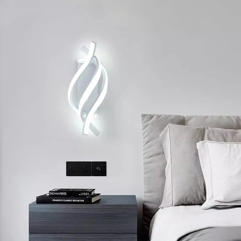 Winzi Wall Lamp