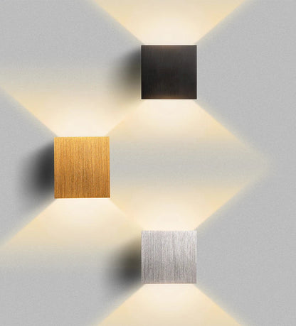 Bulva Wall Light
